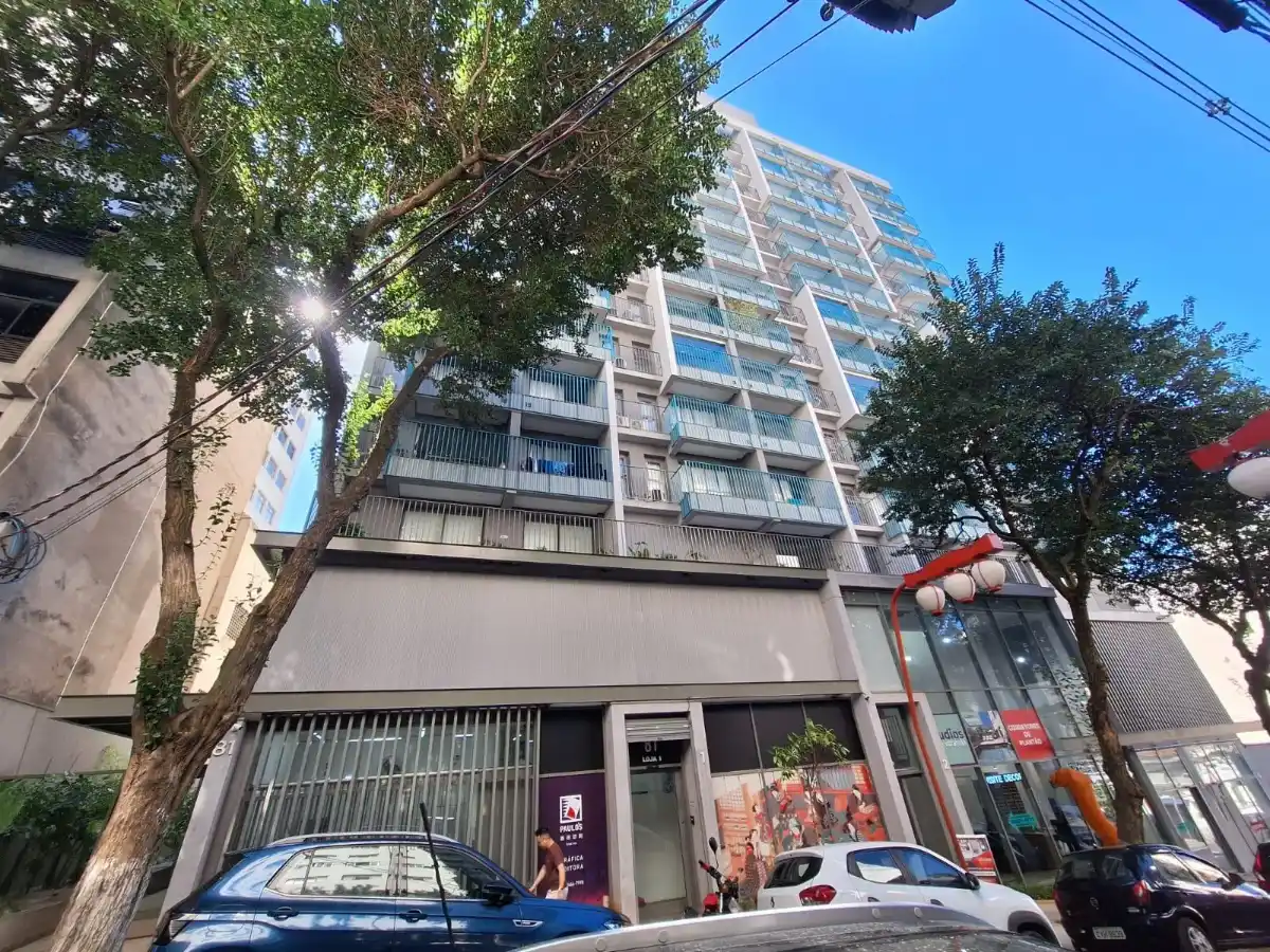 Fachada do condomínio Your Code Liberdade na Rua Fagundes